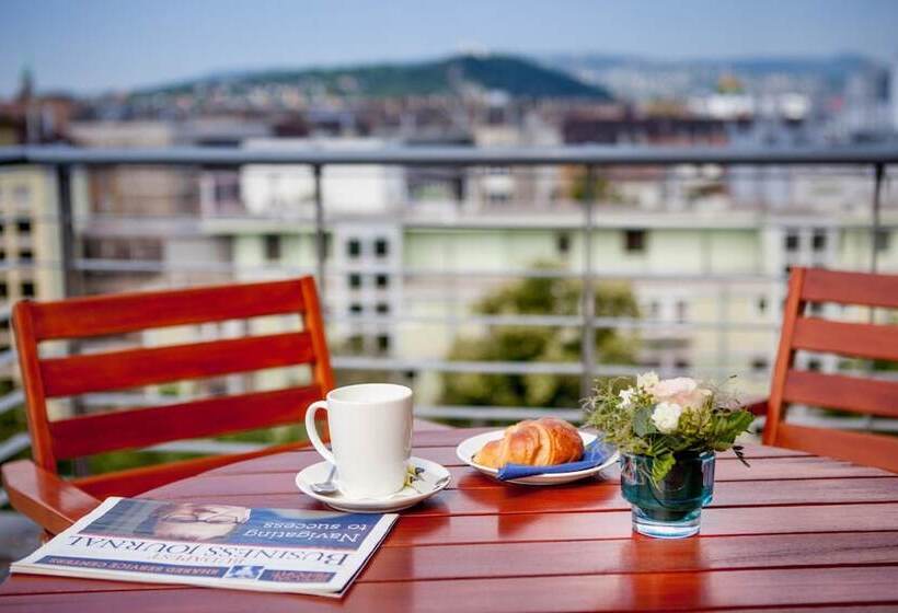 Escala Hotel & Suites