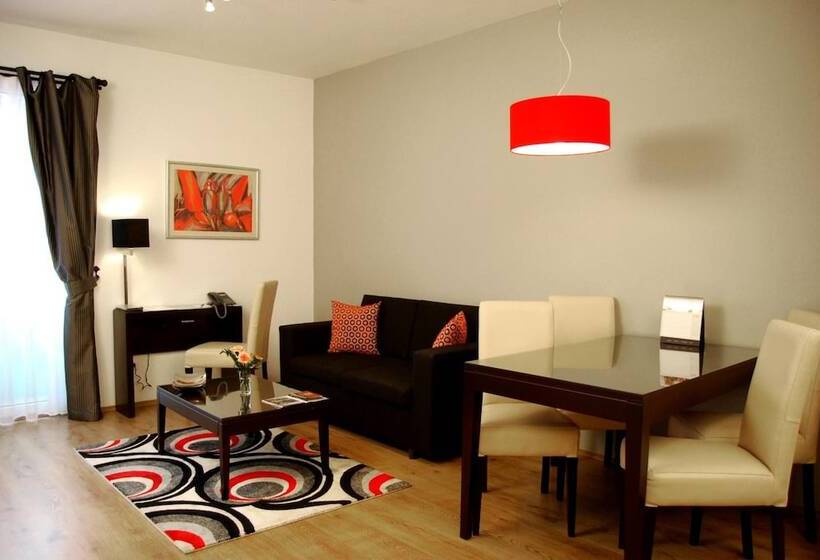 Escala Hotel & Suites