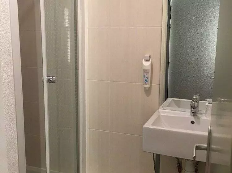 בית מלון כפרי Ibis Budget Bobigny Pantin