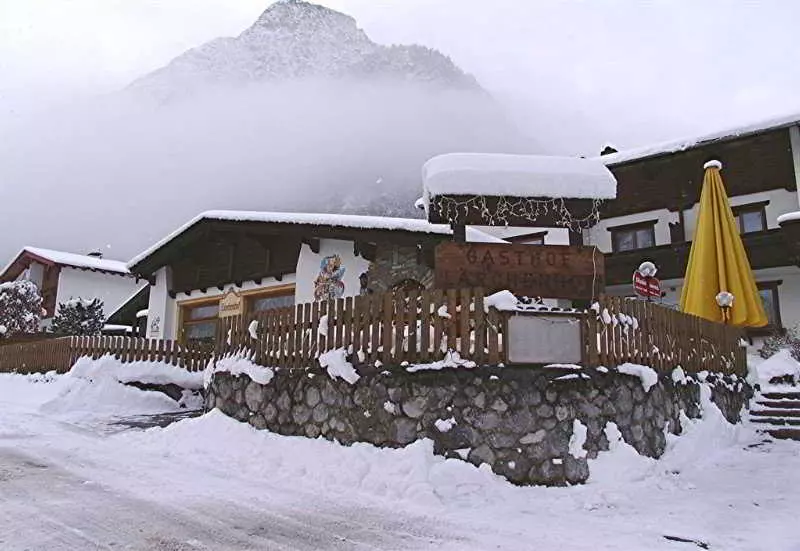 Отель Larchenhof