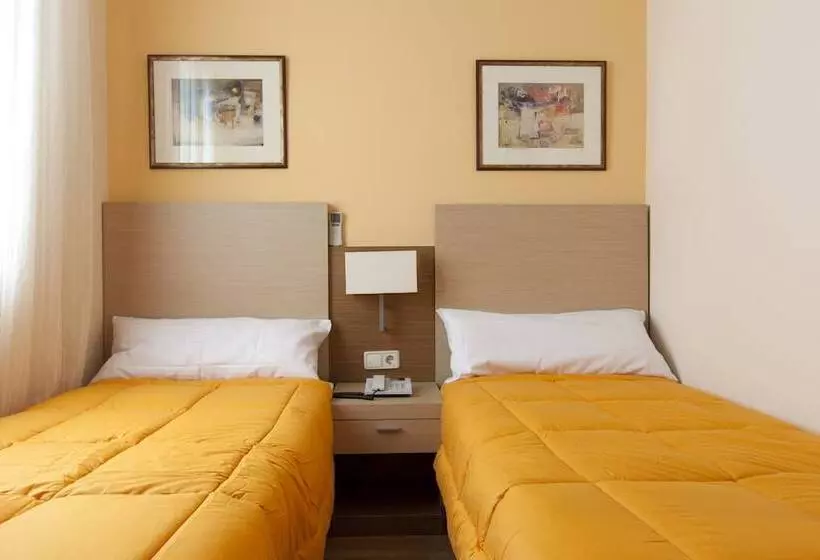 هتل Mirador Puerta Del Sol