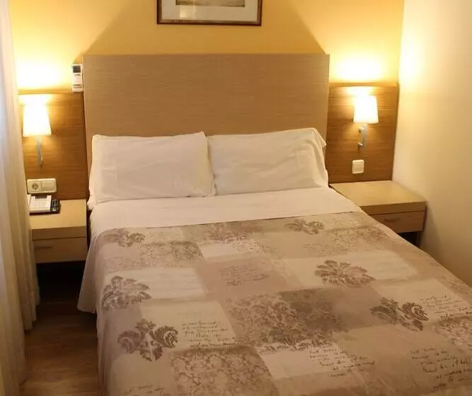 هتل Mirador Puerta Del Sol