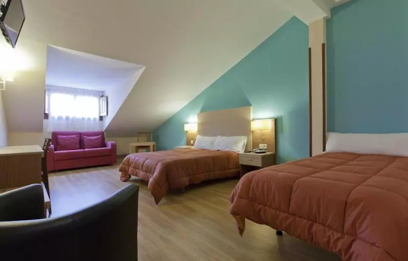 هتل Mirador Puerta Del Sol