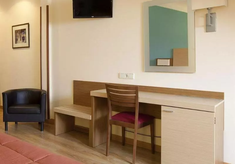 هتل Mirador Puerta Del Sol