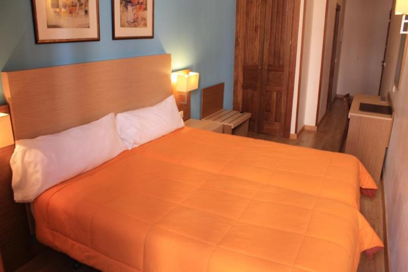 هتل Mirador Puerta Del Sol