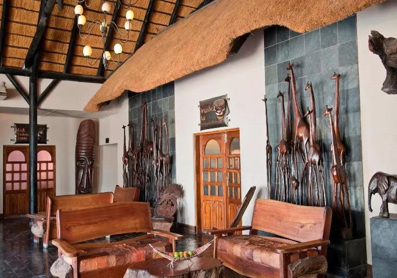 Отель Oshakati Country