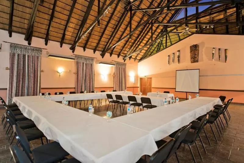 Отель Oshakati Country