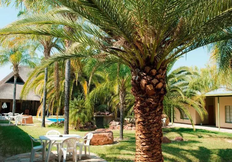 Отель Oshakati Country