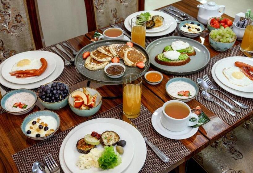 Royal Plaza By Stellar Hotels, Yerevan