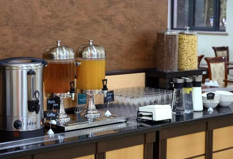 Royal Plaza By Stellar Hotels, Yerevan