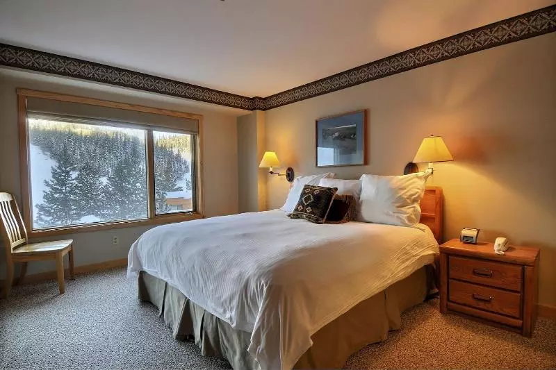 Hotel Shoshone Condominiums