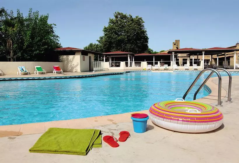 اقامتگاه Belambra Club Les Lauriers Roses