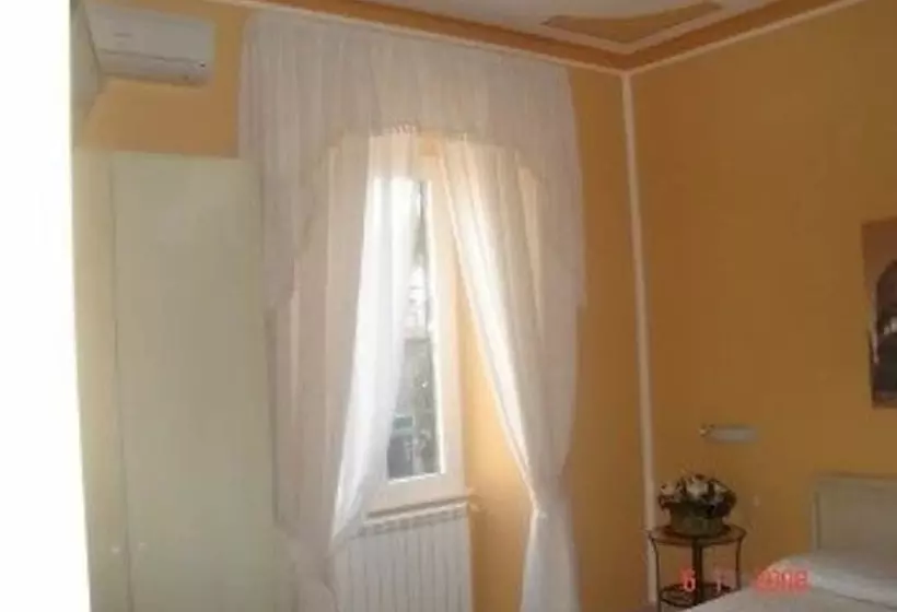 تختخواب و صبحانه La Dolce Vita Romana