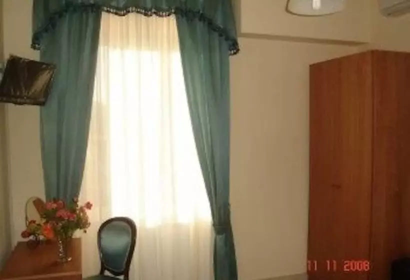 تختخواب و صبحانه La Dolce Vita Romana