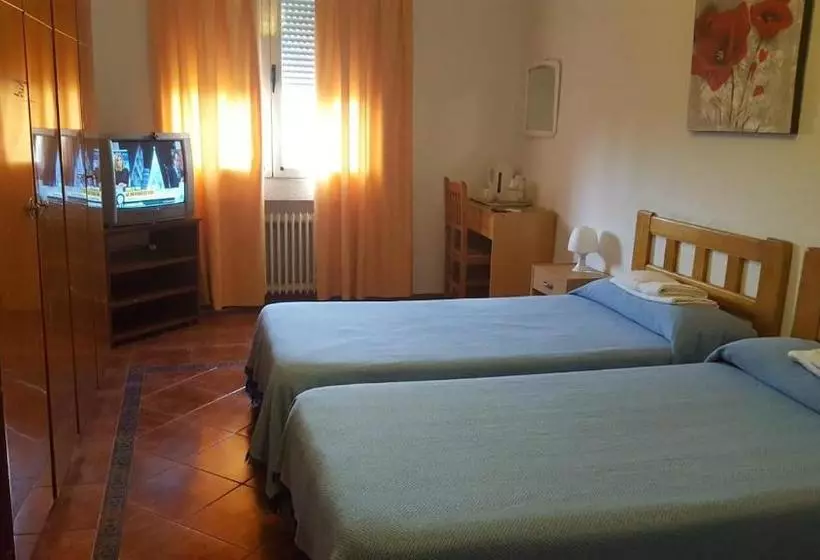 مسافرخانه Casa De Huéspedes Cuenca