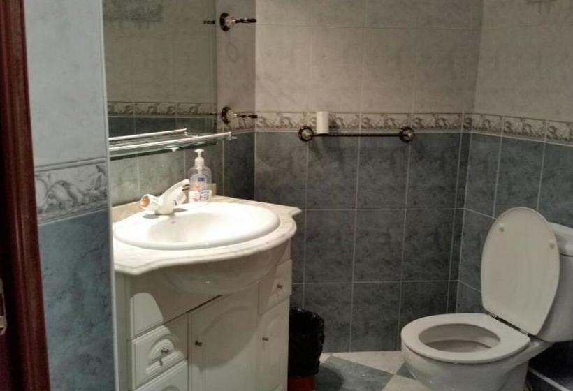 مسافرخانه Casa De Huéspedes Cuenca