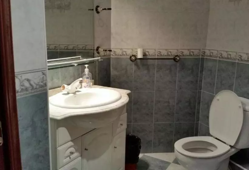 مسافرخانه Casa De Huéspedes Cuenca