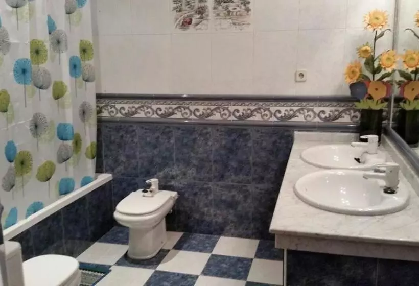 مسافرخانه Casa De Huéspedes Cuenca