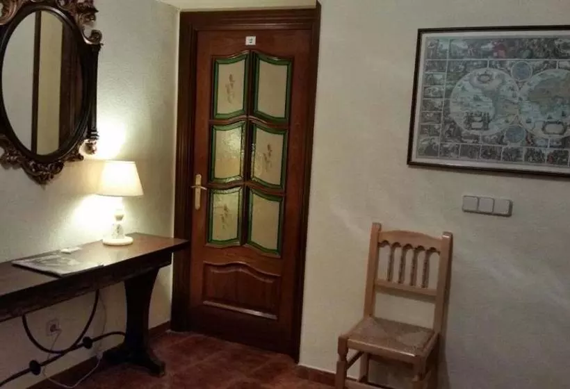 مسافرخانه Casa De Huéspedes Cuenca