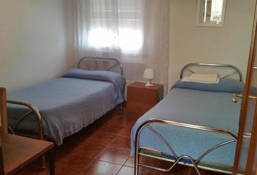 مسافرخانه Casa De Huéspedes Cuenca