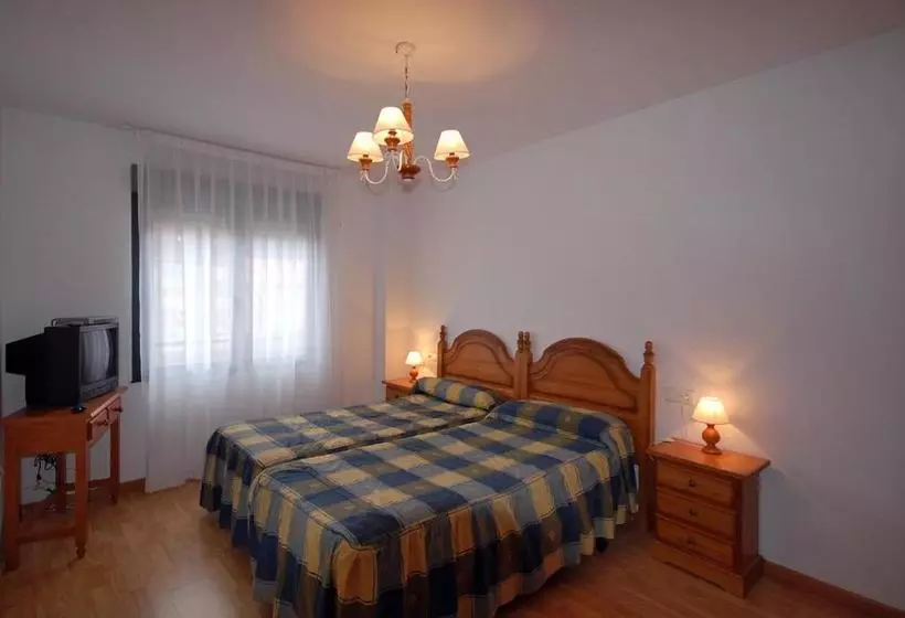 فندق فئة نجمة واحدة Pensión Paseo Real