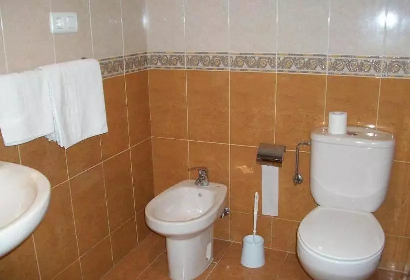 فندق فئة نجمة واحدة Pensión Paseo Real