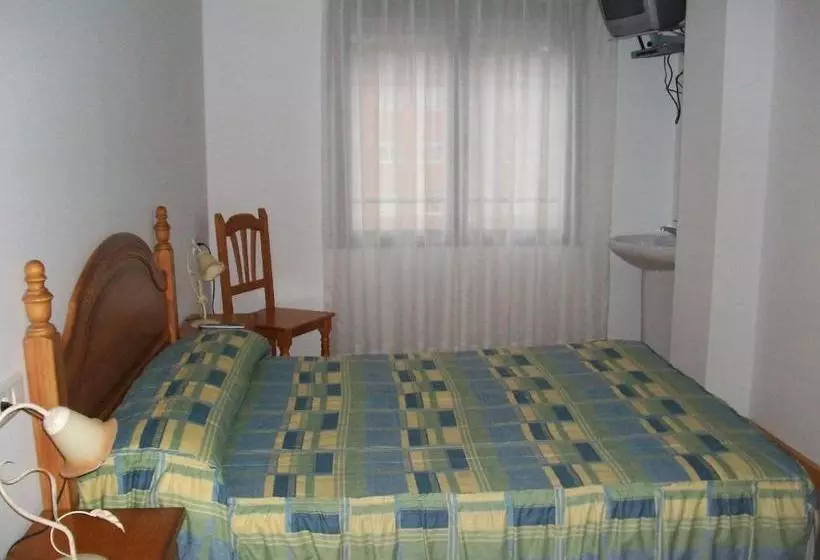 فندق فئة نجمة واحدة Pensión Paseo Real