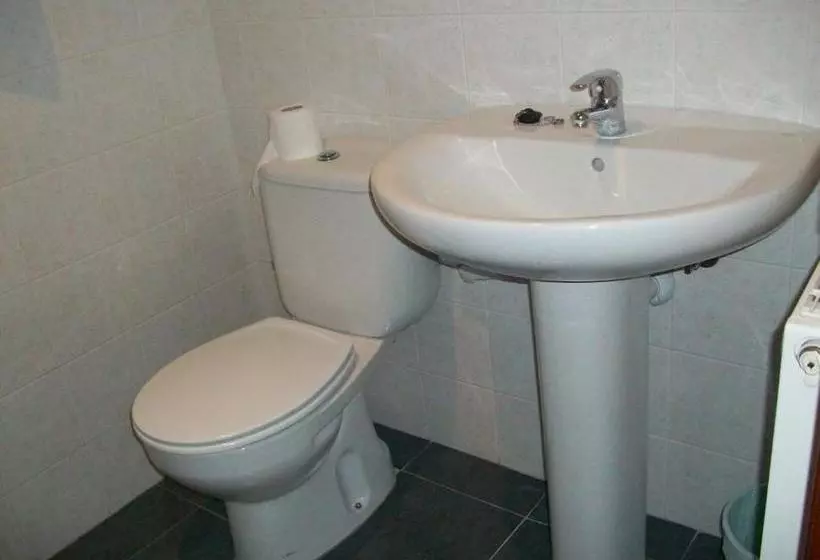 فندق فئة نجمة واحدة Pensión Paseo Real