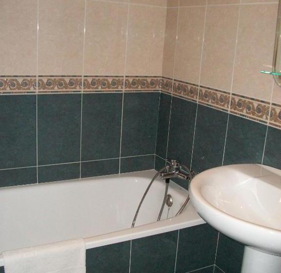 فندق فئة نجمة واحدة Pensión Paseo Real