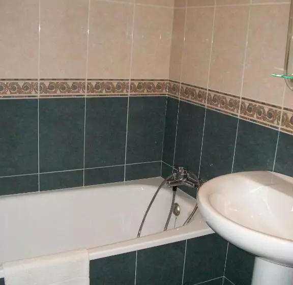 فندق فئة نجمة واحدة Pensión Paseo Real