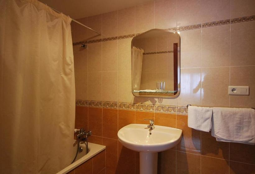 فندق فئة نجمة واحدة Pensión Paseo Real