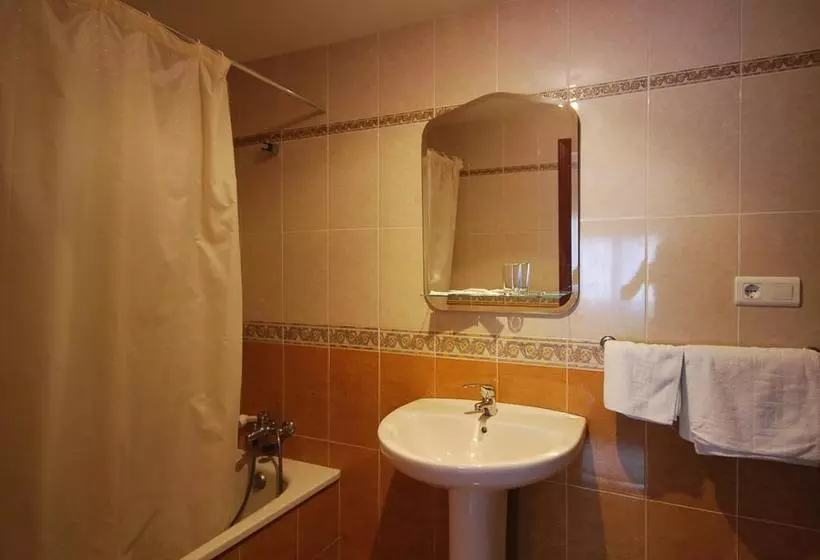 فندق فئة نجمة واحدة Pensión Paseo Real