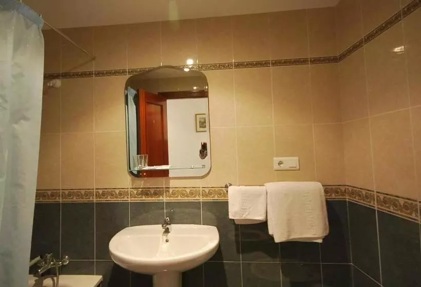 فندق فئة نجمة واحدة Pensión Paseo Real