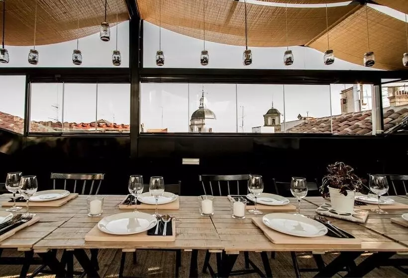 هاستل The Hat Madrid