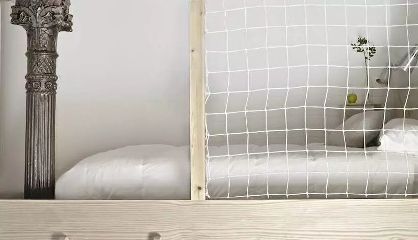 هاستل The Hat Madrid