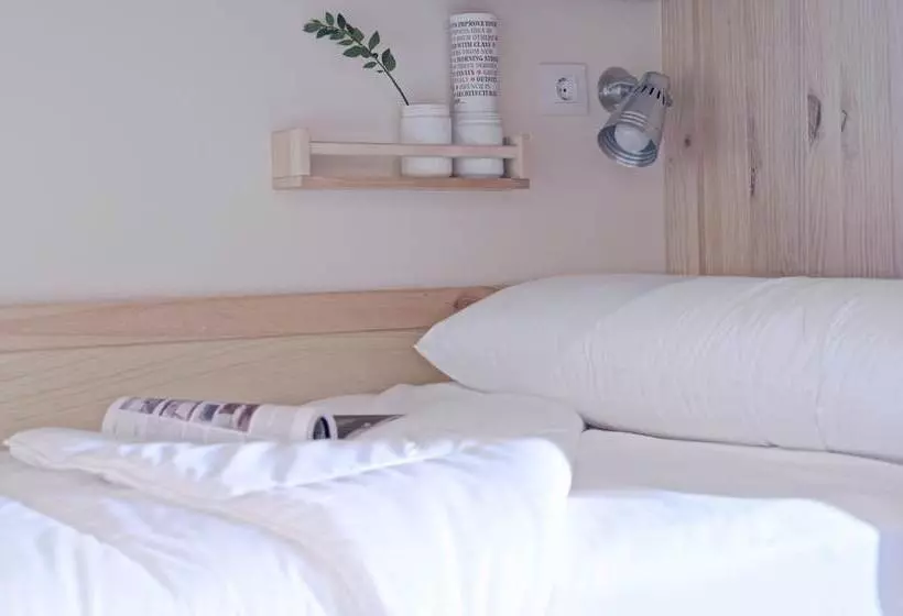 هاستل The Hat Madrid