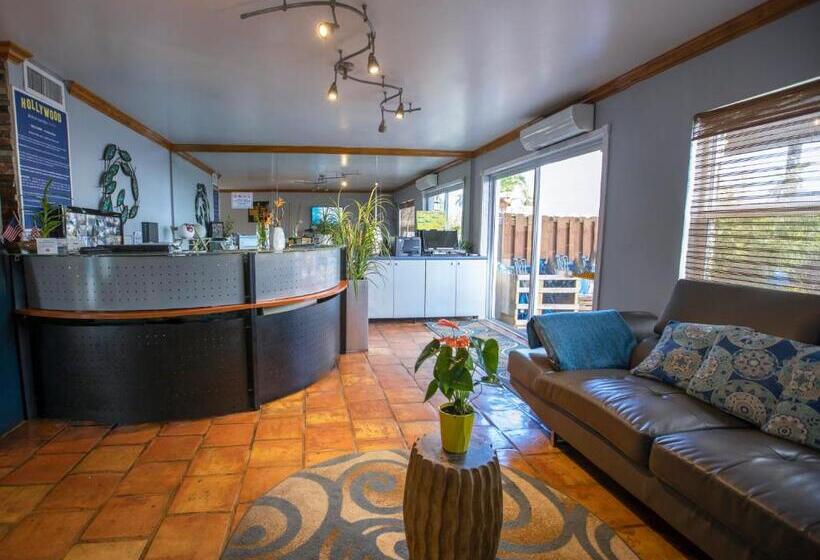 فندق صغير Hollywood Beach Suites And