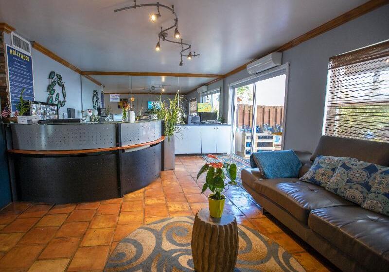فندق صغير Hollywood Beach Suites And