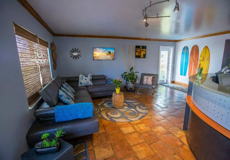 Schronisko Hollywood Beach Suites And