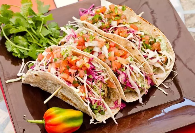 Schronisko Hollywood Beach Suites And