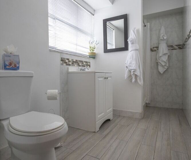 فندق صغير Hollywood Beach Suites And