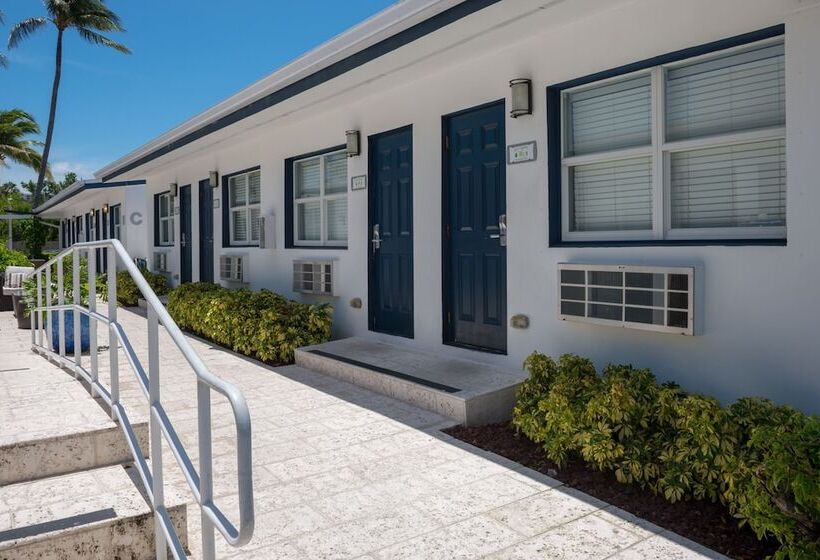 فندق صغير Hollywood Beach Suites And