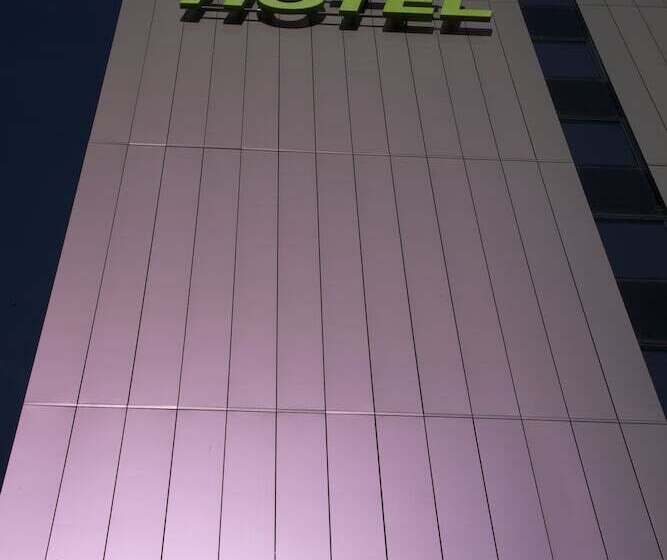 B&b Hotel Paris Porte Des Lilas