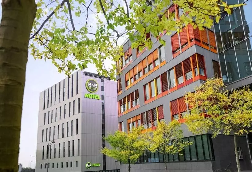 B&b Hotel Paris Porte Des Lilas