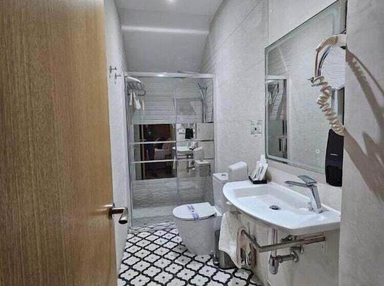 مسافرخانه Boutique Puerta Real