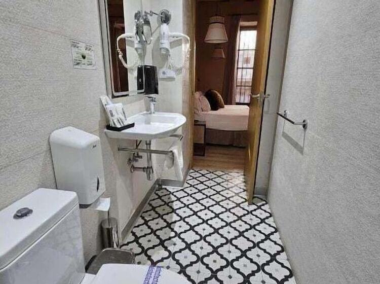 مسافرخانه Boutique Puerta Real