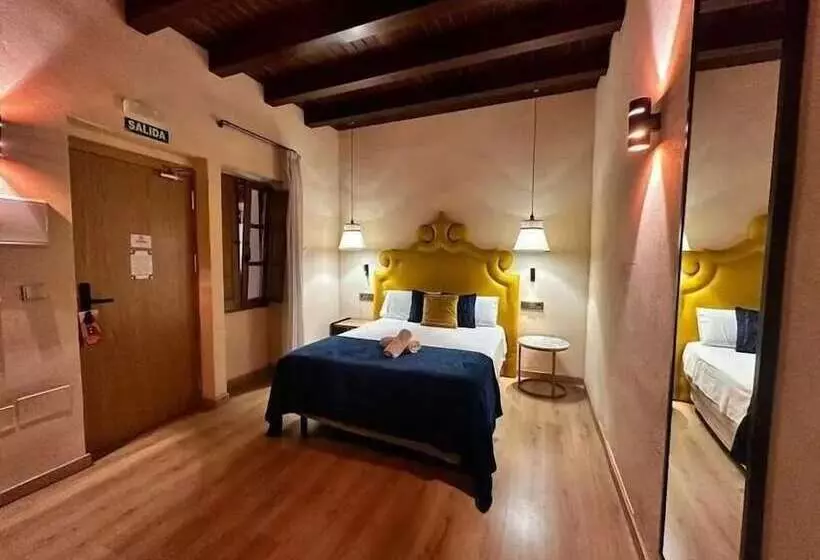 Hostelli Boutique Puerta Real