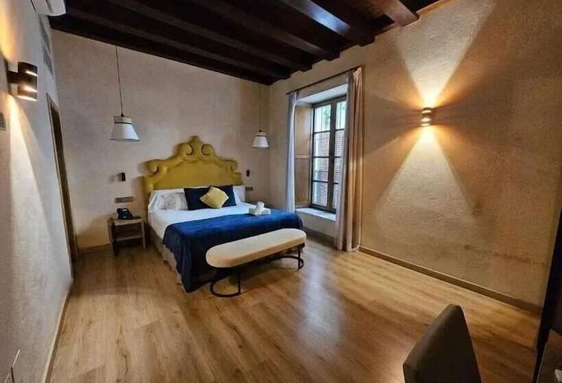 مسافرخانه Boutique Puerta Real