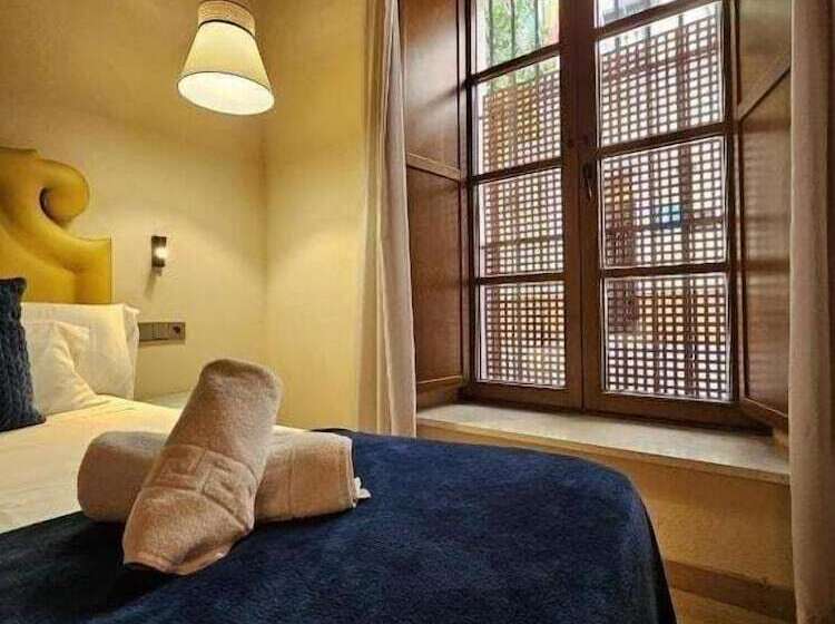 مسافرخانه Boutique Puerta Real