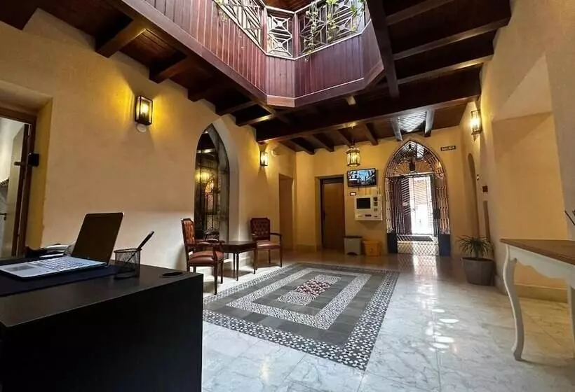 Hostelli Boutique Puerta Real